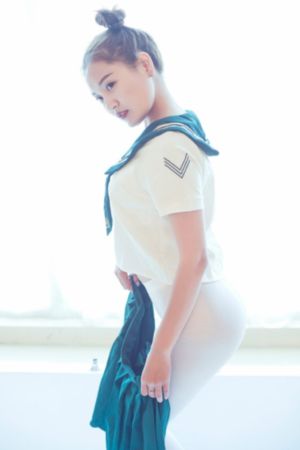 舞蹈生趴下光屁股被打视频_720免费高清观看